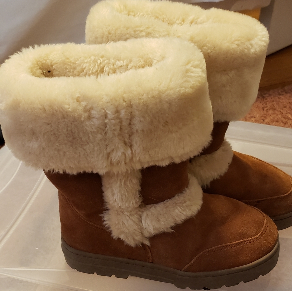 Women's boots size 8